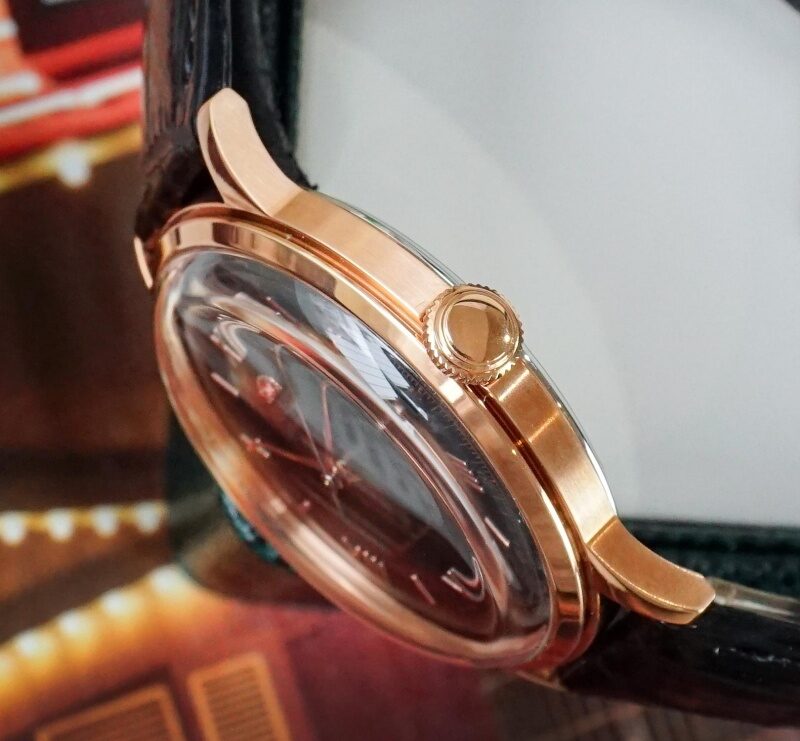 Núm vặn đồng hồ