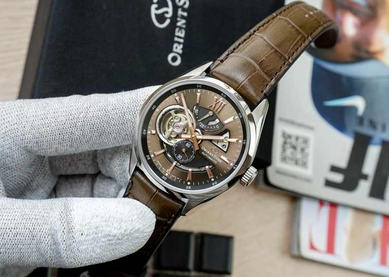Thiết kế skeleton lộ cơ tinh tế trên Orient Semi Skeleton RE-AV0006Y00B