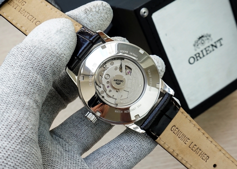 Bộ máy Cal.F6722 in-house chất lượng của Orient FAC05007D0