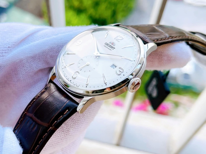 Núm vặn đồng hồ 
